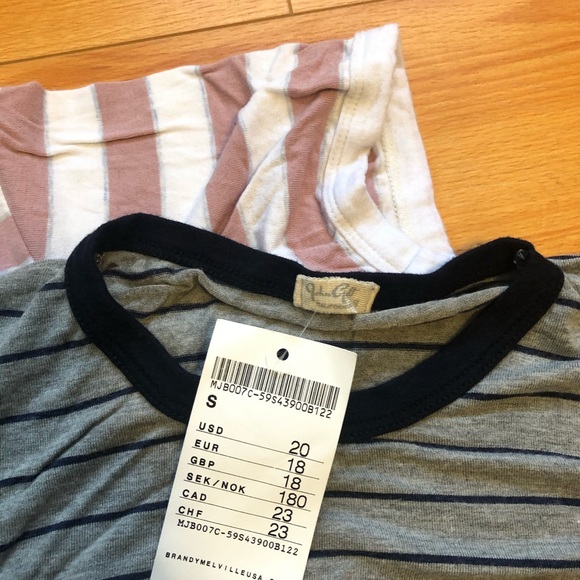 Brandy melville t shirts - Picture 2 of 3